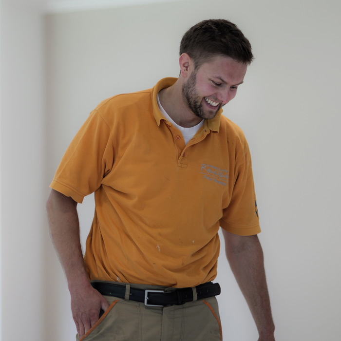 Welt, Kunststoff, Holzfenster, Holz-Alu, Fenstertausch, Austausch, Tausch, tauscht, Video, Kanal, youtube.com, Kastensanierung, wichtig, Alu-Zusatz-Schale, alte, Bestandsfenster, Holz, Montage,  montiert, vorhanden, geschützt, gestrichen, einzigartig, Perfektion, Fertigung, Zusammenarbeit, Fenstersanierung, DILA, Sanieren, Kunststoff-Fenster, Qualitätsprofil, GEALAN, langlebig, wartungsarm, einfach, Pflege, Vielfältig, Formen, Farben, Dekore, unterstreichen, individuell, Gestaltungsmöglichkeit, Verschieden, Fensterserien, bieten, ideale, Zielgruppe, lange, Lebensdauer, enorm, witterungsbeständig, wartungsfrei, pflegeleicht, präsentieren, Jahrzehnten, schönsten, Seite, Anschaffung, Leben, Bautiefe, Stege, Stahl, sorgen, gute, Statik, besondere, Anforderung, Profilsystem, Favorit, sechs, Kammern, U-Wert, Uf = 1,4 W/m2K, Variante, bilden, ideal, Verbindung, Wärmedämmung, Stabilität, Bautiefe, Millimeter, ermöglicht, Anordnung, Verarbeitung, groß, dimensioniert, Aussteifungsstähle, einwandfrei, Gebrauchstauglichkeit