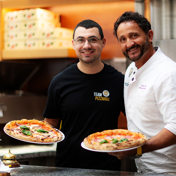 Basilikum, überladen, lange, belegen, knusprig, Vorgeschmack, Übernachtungsgäste, täglich, Vorspeise, Bayerisches Gedeck, Obazda, Griebenschmalz, gekräuterter Hüttenkäse, Gebäck, Hauptgericht, Krustenbraten vom Strohschwein an Knödelduett und Speckkrautsalat in herzhafter Kümmel-Dunkelbier-Jus, Brotzeit, Imbiss, Brotzeitbrettl mit regionalen Wurstspezialitäten, kaltem Braten, Bergkäse und eingelegten gegrillten Gemüse, Dessert, Karamellisierte Apfelkücherl mit Beerenragout, Speisekarte, miteinander, groß, neu, gestaltet, altehrwürdig, Charme, erhalten, Feste, Feiern, Veranstaltungen, 120 Gästen, Gern, Anfrage, Zeit, neues, bieten, Catering, Kochkurs, Küchenchef, Backkurs, Patissier, Fan-Shop, Lieferservice, Schmankerl-Express, Übernachtung im Privatboot auf der Donau, buchen, Facebook, Social Media, Nacht, Durchreise, Radlkeller, perfekt, ausgestattet, Personal, hilft, tatkräftig, Räder, einparken, Sehr, sauber, Unterkunft, bayrisches Bier, immer, gut, April, Toplage, sehr, regional, komfortabel, rundum, wohlgefühlen