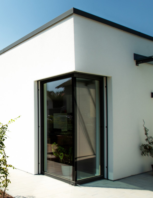 Renaltner bietet Ihnen Fenster aus Kunststoff, Holzfenster und Fenster aus Holz-Alu.