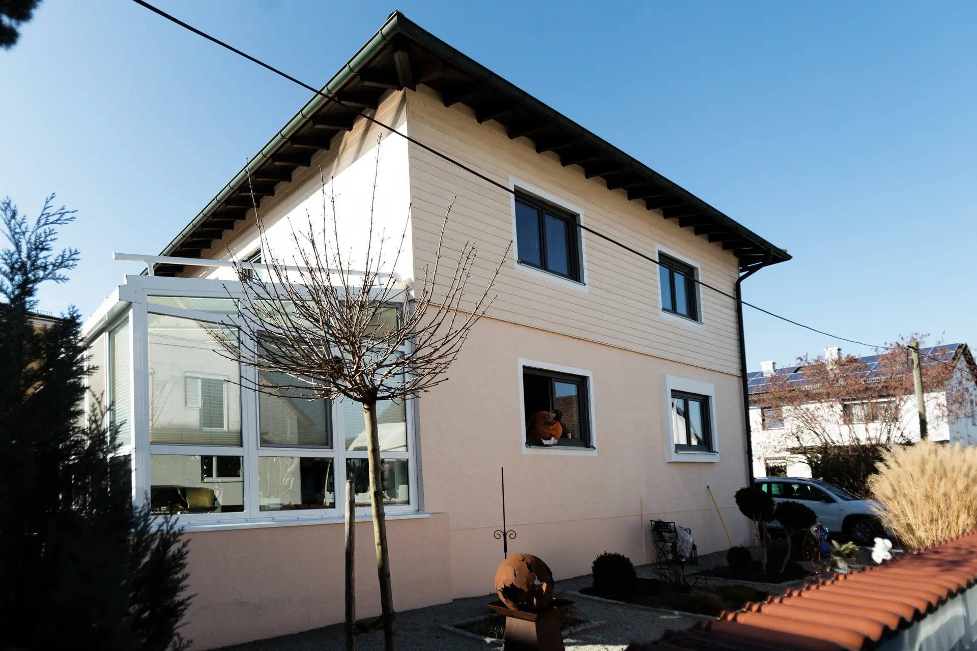 Altbausanierung in Landau: Austausch alter Fenster gegen energieeffiziente Kunststoff-Aluminium-Fenster für ein modernes Erscheinungsbild durch Renaltner.