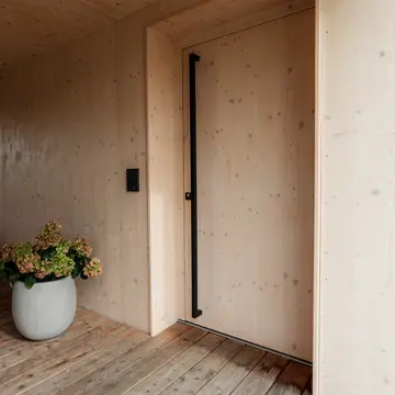 Moderne Holz-Haustüren im Sonderbau für ein Architektenhaus 4.0 in Neuburg am Inn bei Schärding – Schreinerei Renaltner