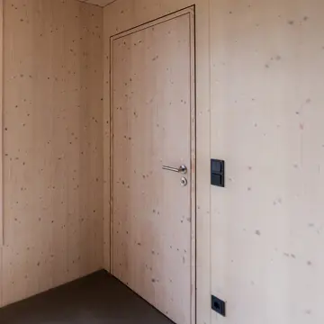 Flächenbündige Zimmertür Fichte mit Schattenfuge Architektenhaus Neuburg am Inn – Schreinerei Renaltner